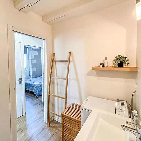 Le Toit Du Marche A 5 Min Du Port Apartman