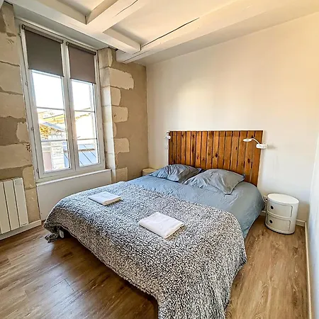 Le Toit Du Marche A 5 Min Du Port Apartman